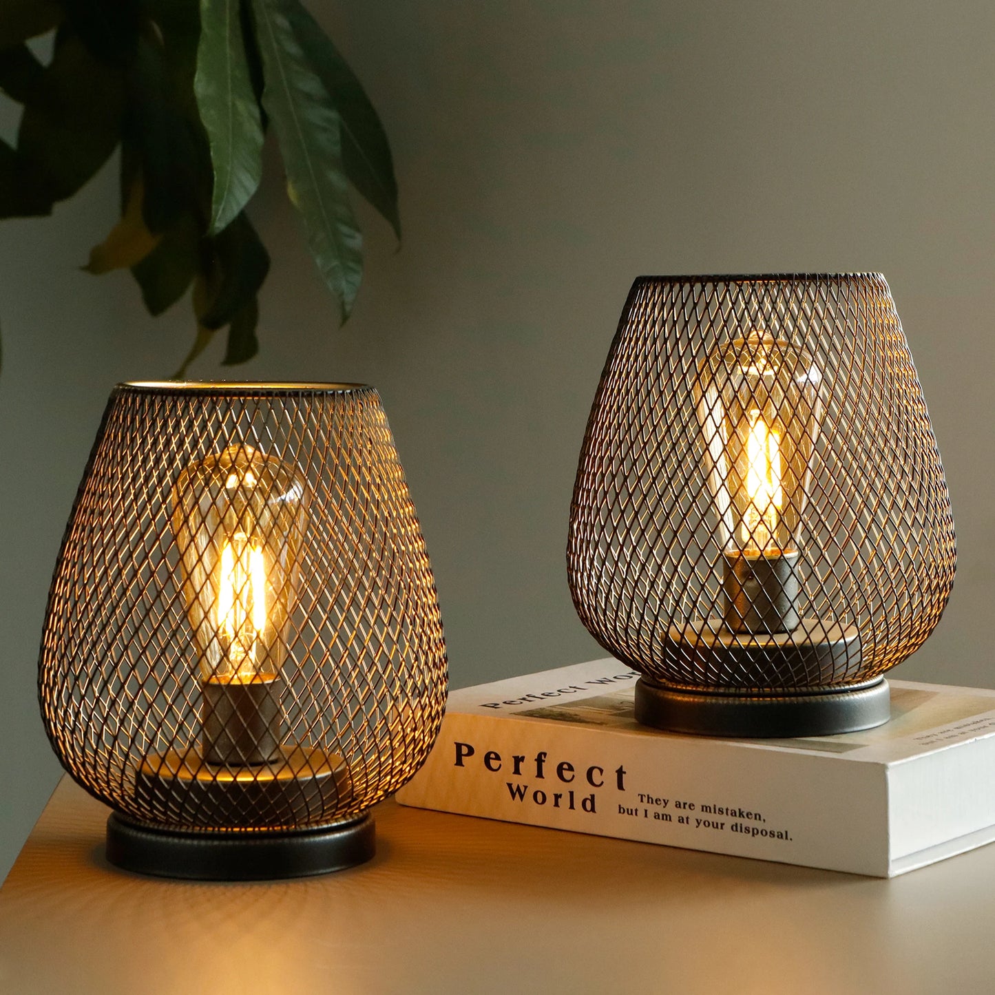 Nordic Brown Metal Cage Lantern Table Lamp — Battery Powered Cordless Decorative Light for Bedroom & Wedding Decor
